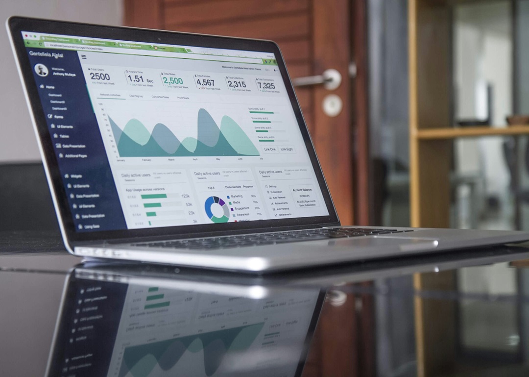 Read more about the article How Power BI Transforms Business Intelligence: A Deep Dive